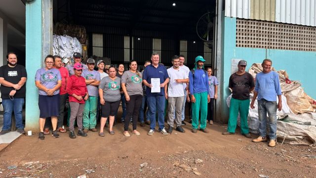 Renovação de contrato garante reajuste salarial aos colaboradores da ACOMAR em Corbélia