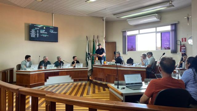 Imagem referente a notícia: Prefeito anuncia Auxílio Transporte de R$ 200 e novo concurso público na abertura do ano legislativo em Corbélia