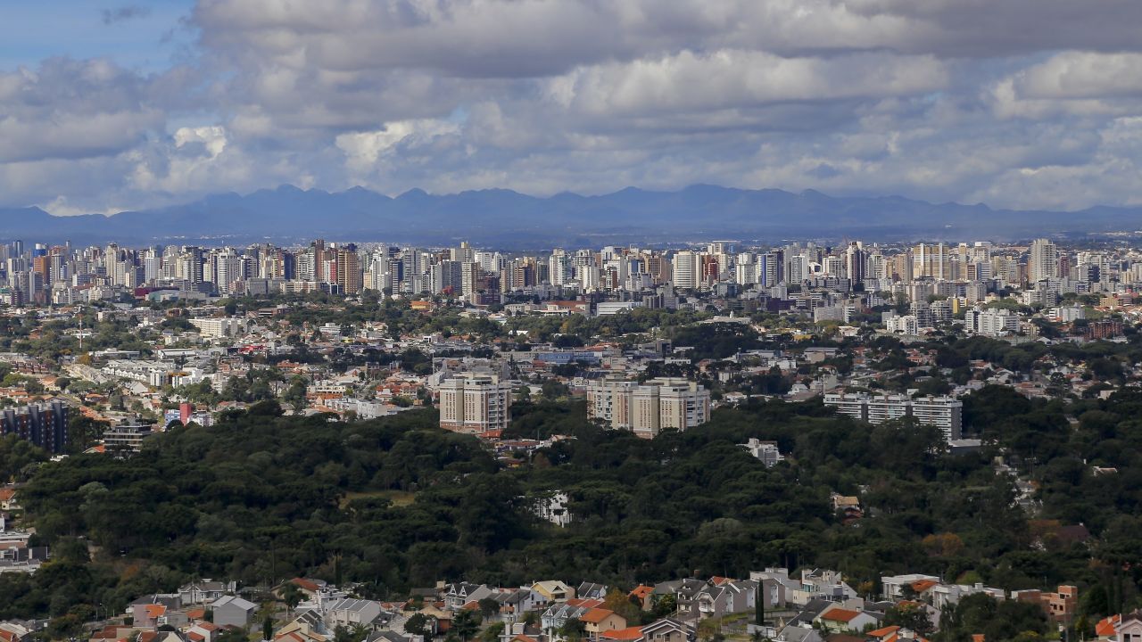 Semana típica de verão: tempo abafado e chuva de fim de tarde no Paraná