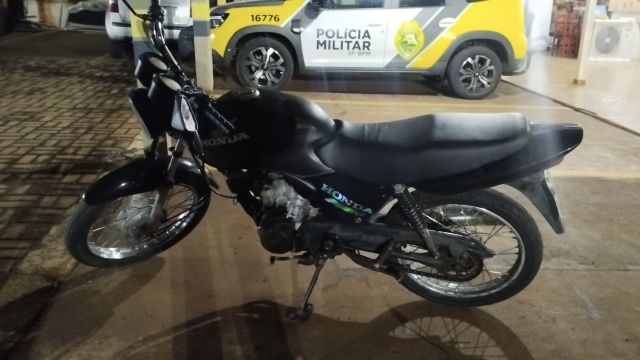 Imagem referente a notícia: Motociclista foge da PM, sofre queda e tem moto apreendida em Corbélia