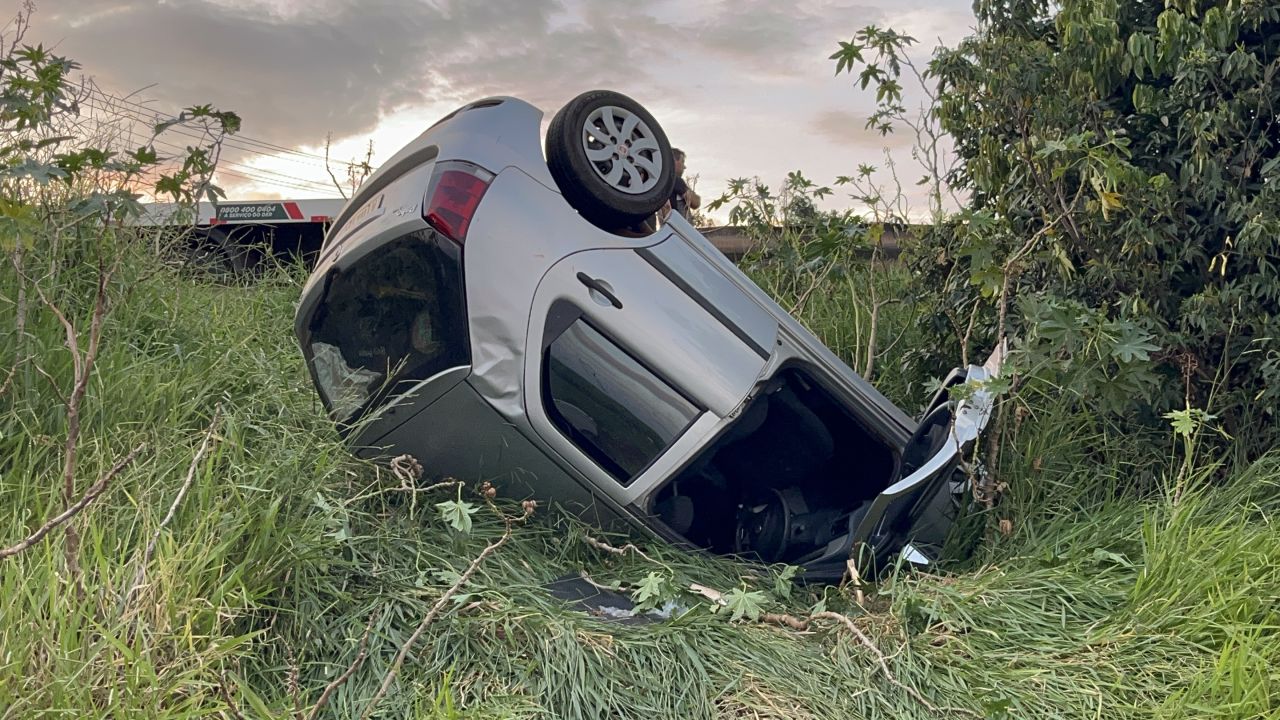 Capotamento é registrado na BR-369 próximo a Ouro Verde do Piquiri, em Corbélia