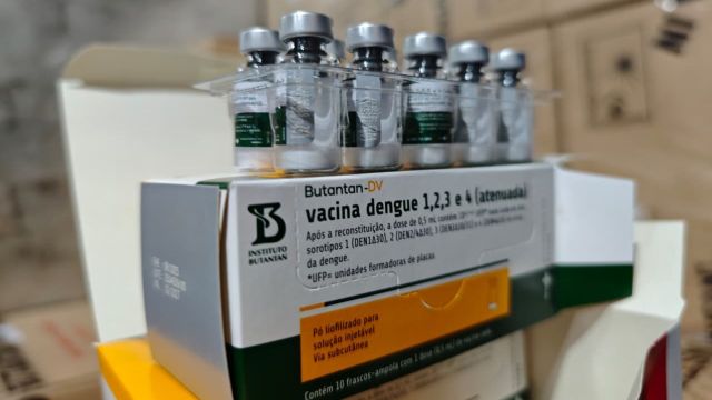 Estado reforça convocação de profissionais de saúde para vacinação contra dengue