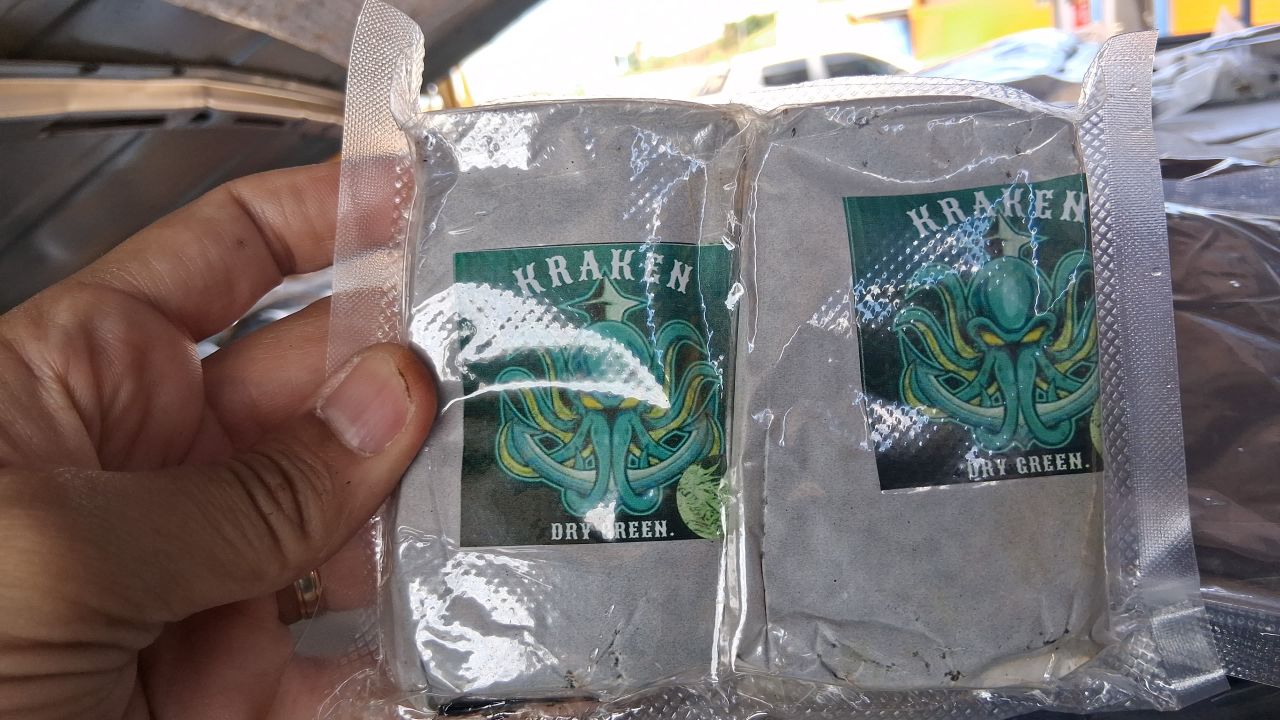 PRF apreende 56 kg de haxixe escondidos em veículo na BR-369, em Cascavel