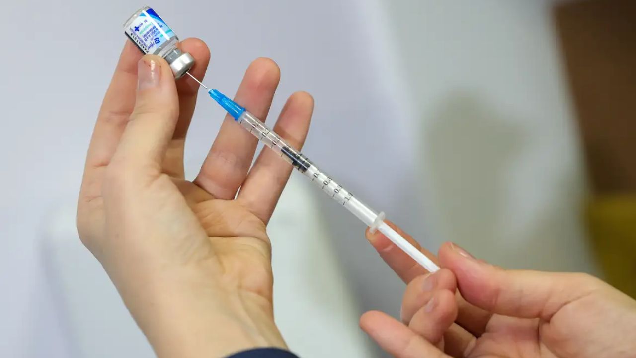Vacina da gripe não aumenta risco da doença, alerta ministério