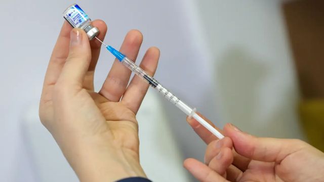 Vacina da gripe não aumenta risco da doença, alerta ministério