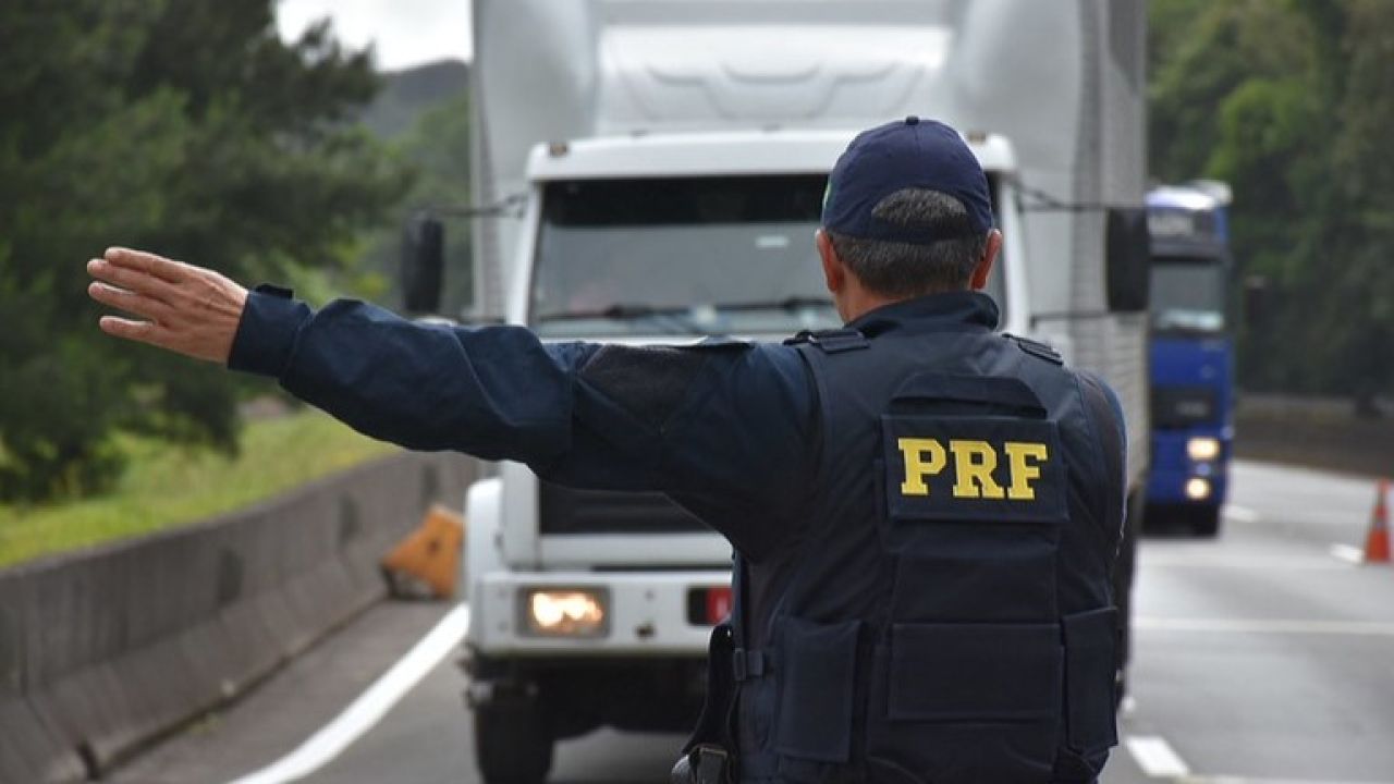 PRF intensifica fiscalização com Operação Semana Santa 2026 no Paraná
