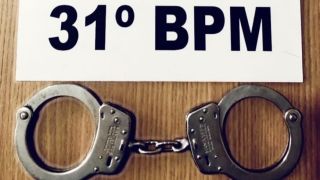 Imagem referente a notícia: Homem é preso após ameaçar companheira em estabelecimento durante a madrugada em Cafelândia