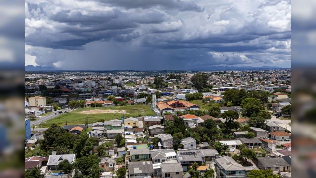 Imagem referente à notícia: Deve chover até quarta-feira em várias regiões do Paraná, prevê Simepar