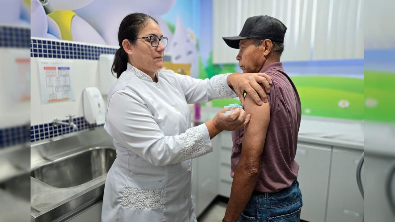 Estado vacina 597 mil pessoas contra gripe e reforça convocação de grupos prioritários