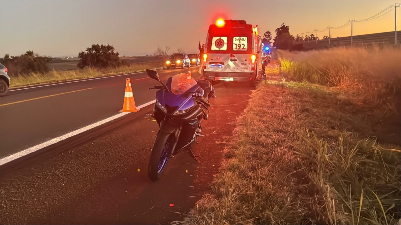 Acidente entre moto e carro deixa dois feridos na BR-369 entre Cascavel e Corbélia