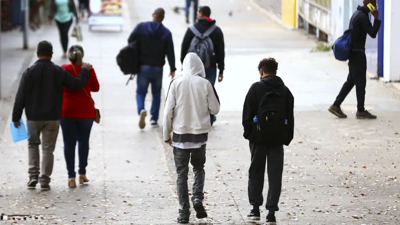 Frente fria provoca chuvas intensas em grande parte do país