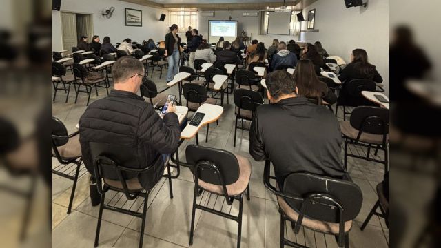 Corbélia amplia ensino de tecnologia nas escolas e aposta em inovação com formação sobre BNCC Computação