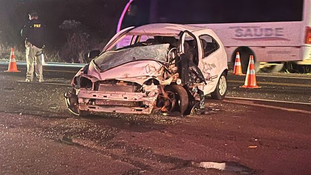Motorista de 26 anos morre em grave colisão entre caminhão e Celta na BR-369 entre Corbélia e Cascavel