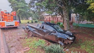Imagem referente a notícia: Capotamento de Fiat Strada deixa motorista ferido na PR-573, próximo a Corbélia
