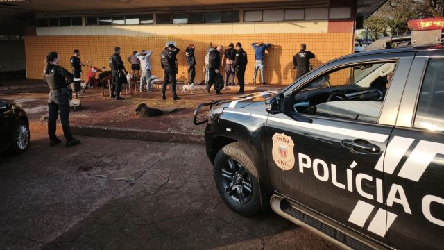 Imagem referente à notícia: Operação Saturação prende jovem com arma e cumpre mandados em Braganey