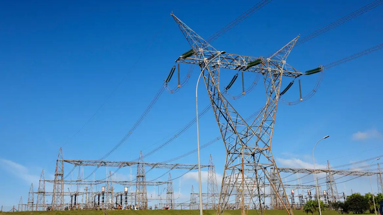 Consumidores poderão escolher fornecedores de energia a partir de 2027