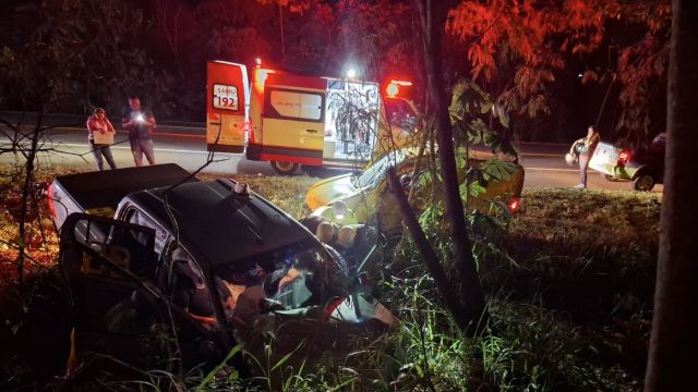 Imagem referente à notícia: Colisão na BR-369 deixa duas pessoas feridas e uma vítima fatal em Ubiratã