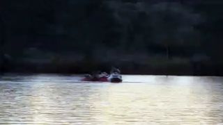 Imagem referente a notícia: Homem desaparece após cair de jet ski e buscas são interrompidas durante a noite em Cascavel
