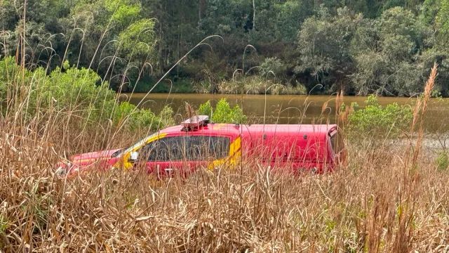 Imagem referente à notícia: Corpo de cascavelense desaparecido é encontrado em lago após quatro dias de buscas