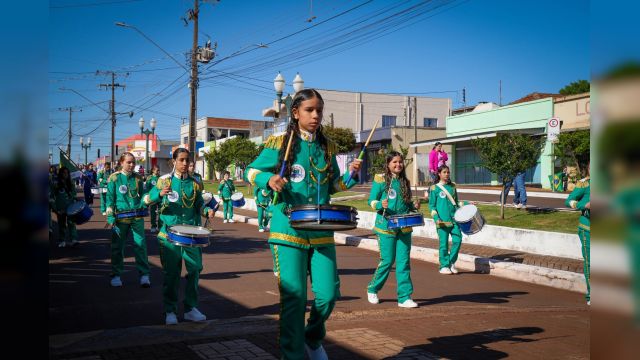 Imagem referente à notícia: Braganey celebra 204 anos da Independência com desfile cívico na Avenida