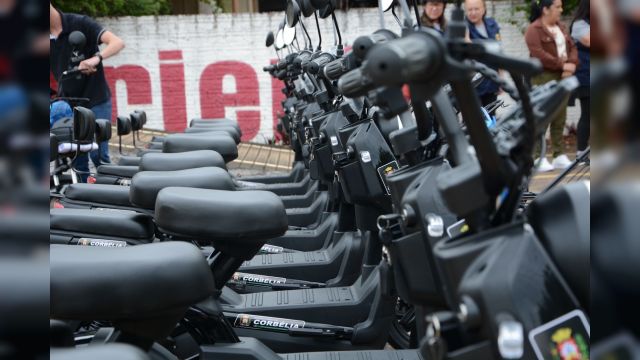 Imagem referente à notícia: Corbélia entrega 11 novas scooters para Agentes Comunitárias de Saúde