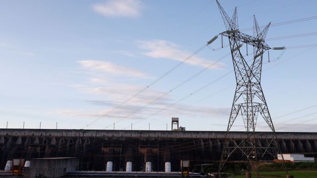 Imagem referente à notícia: Após cinco meses, conta de luz voltará à bandeira verde em outubro