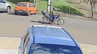 Imagem referente a notícia: Motocicleta é furtada em apenas três minutos no centro de Corbélia