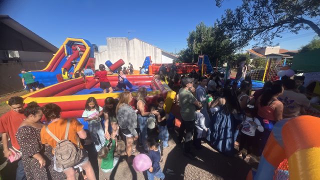 Imagem referente à notícia: Infotech reúne centenas de crianças e famílias em festa gratuita pelo Dia das Crianças em Corbélia