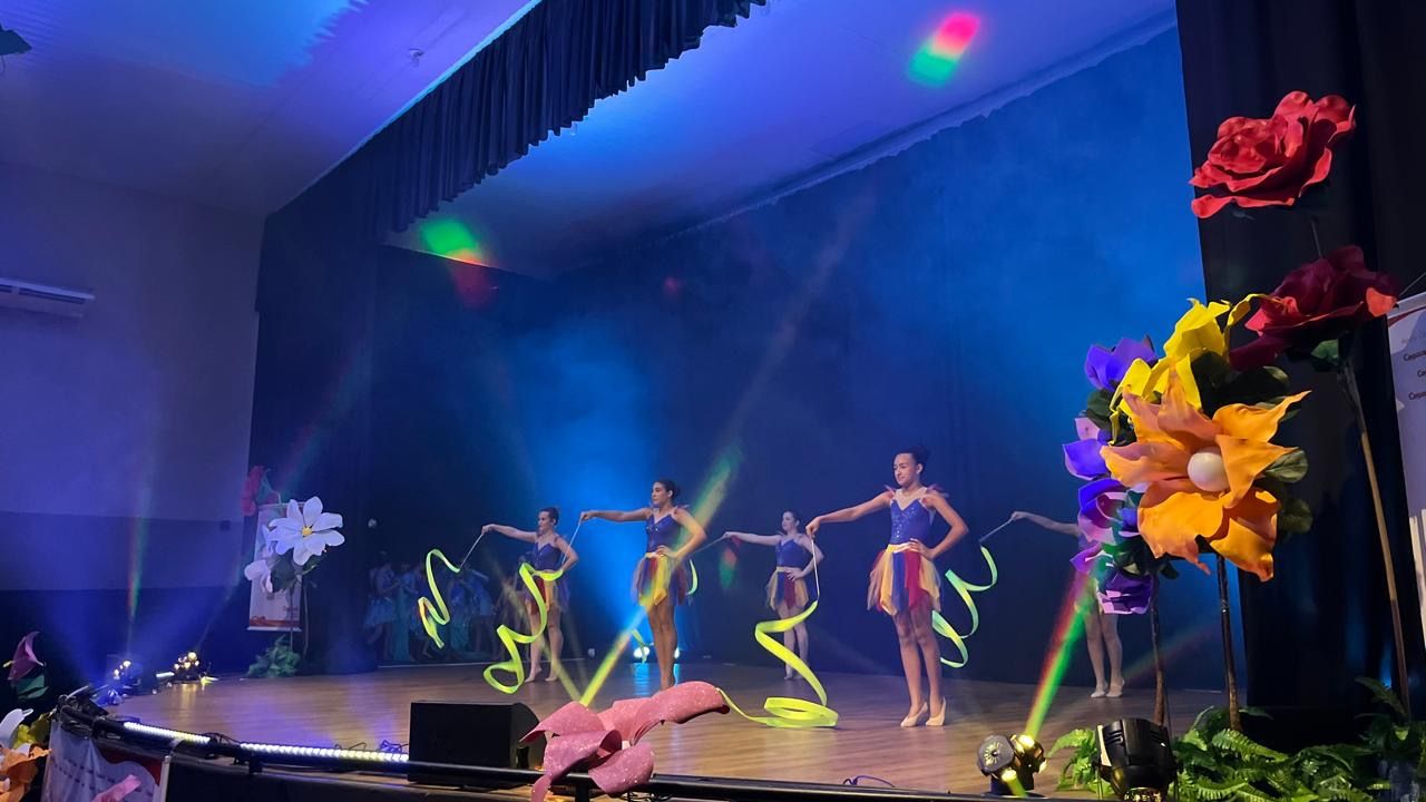 Musical “Encantos” marca noite cultural em Corbélia e município recebe novos equipamentos para espetáculos