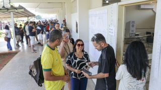 Imagem referente a notícia: Trabalhador tem direito de sair do serviço para votar; confira a lei