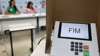 Imagem referente a notícia: Saiba os direitos de idosos e pessoas com deficiência para votar