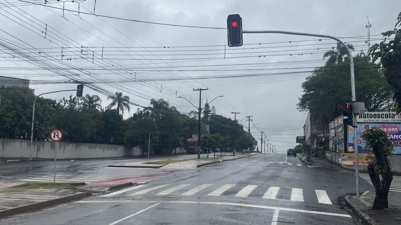 Semáforo muda regras de conversão em cruzamento movimentado de Corbélia; veja o que muda