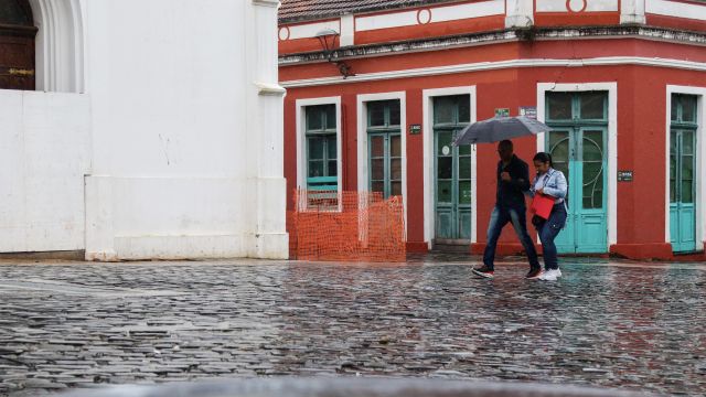 Imagem referente a notícia: Novembro terá chuvas acima da média e gangorra nas temperaturas, prevê Simepar